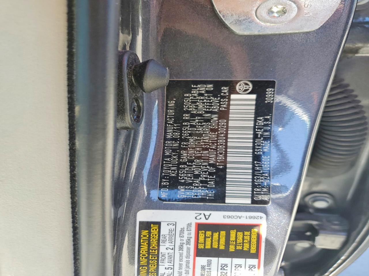2011 TOYOTA AVALON