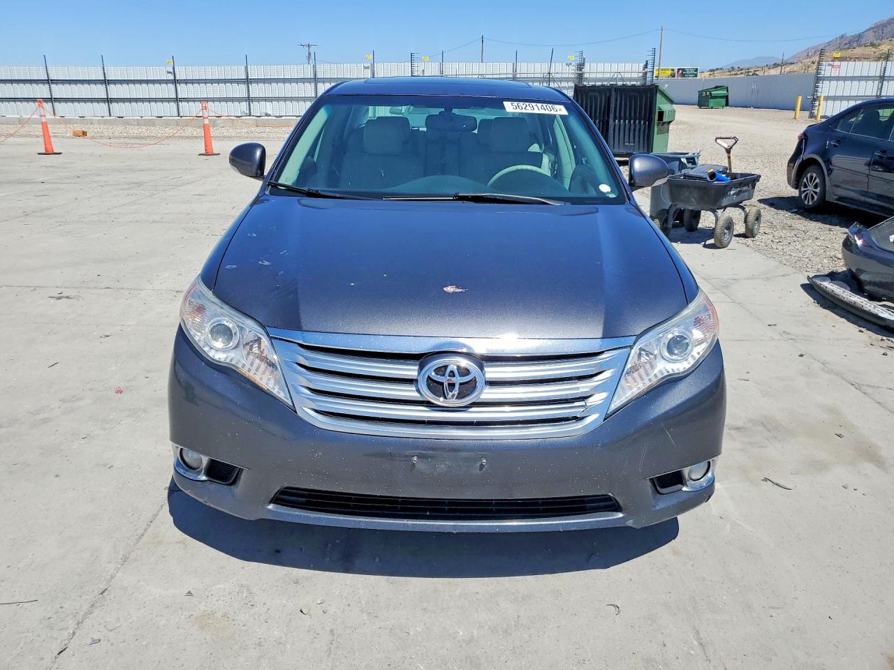 2011 TOYOTA AVALON