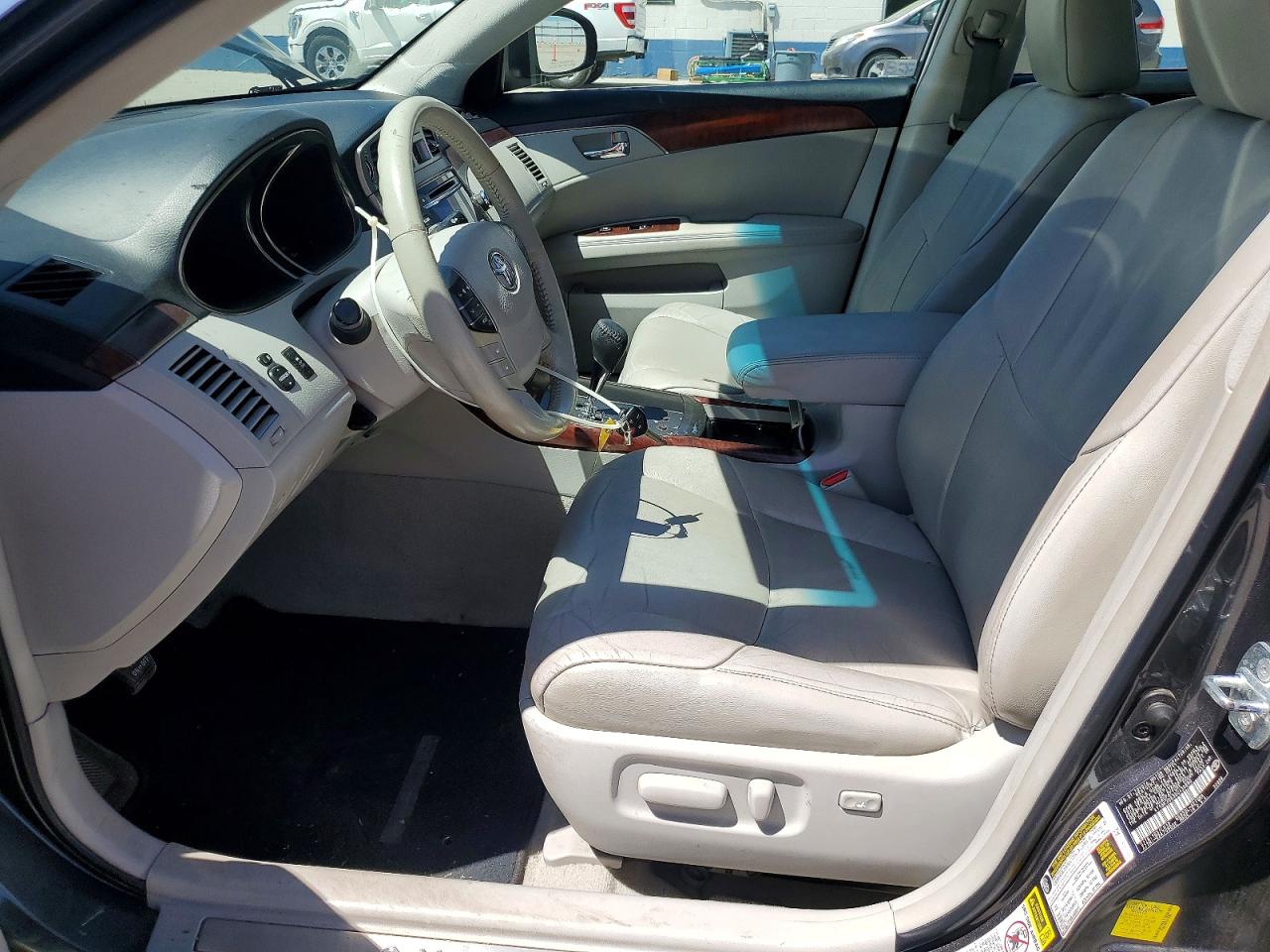 2011 TOYOTA AVALON