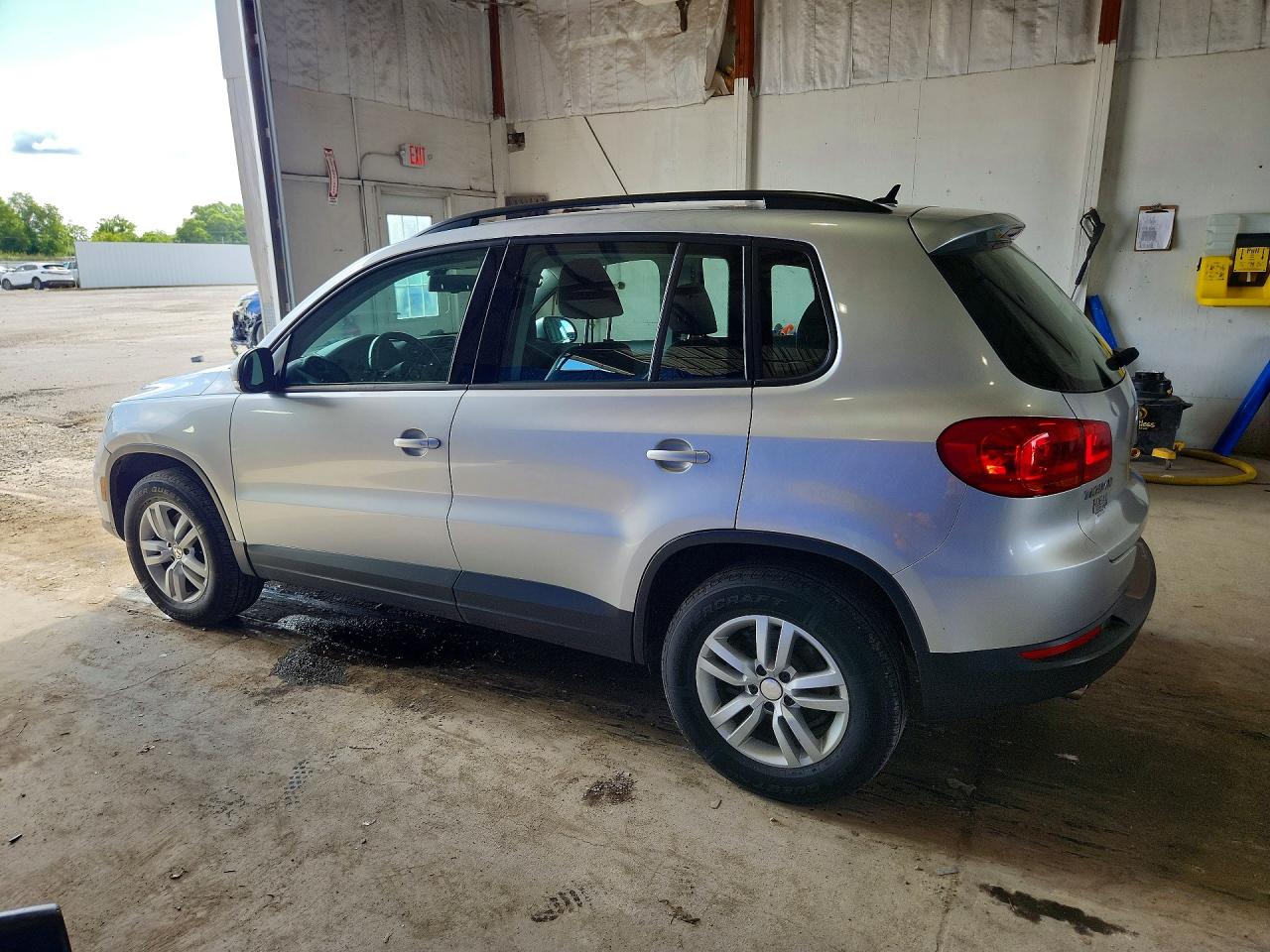 2016 VOLKSWAGEN TIGUAN