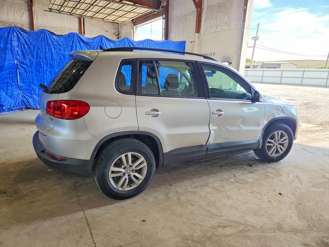 2016 VOLKSWAGEN TIGUAN