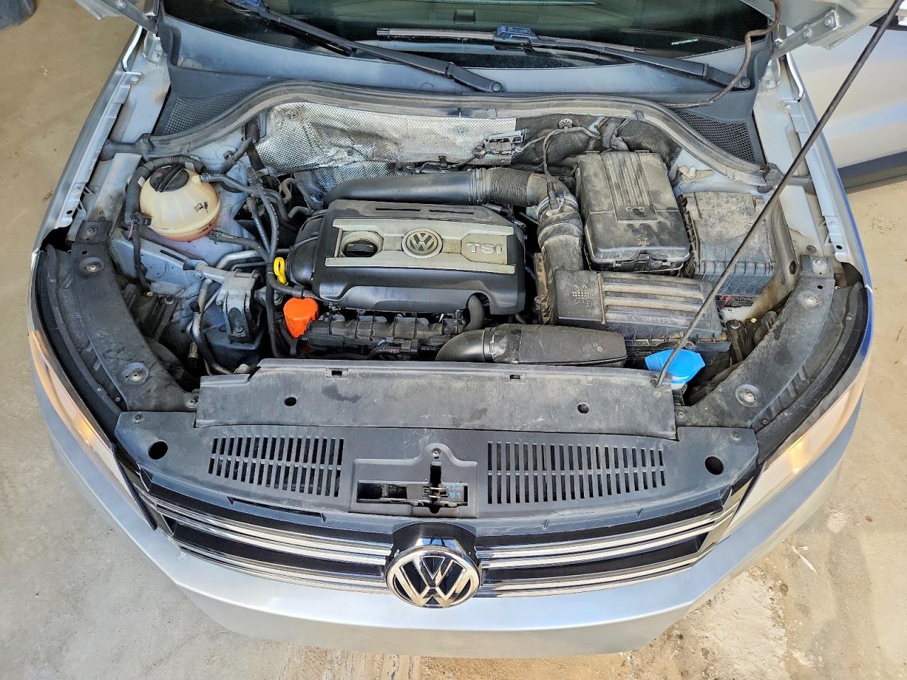 2016 VOLKSWAGEN TIGUAN