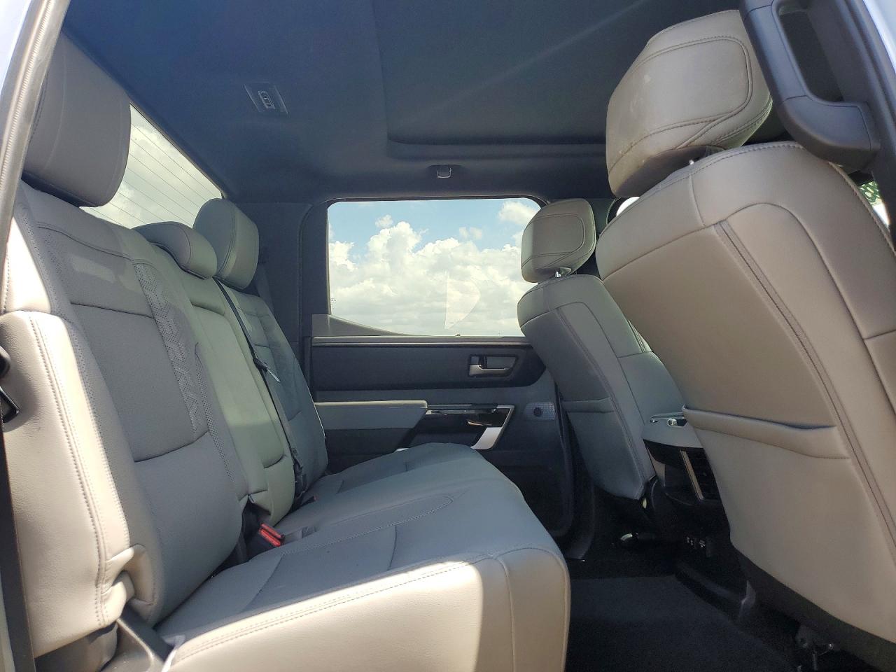 2025 TOYOTA TUNDRA
