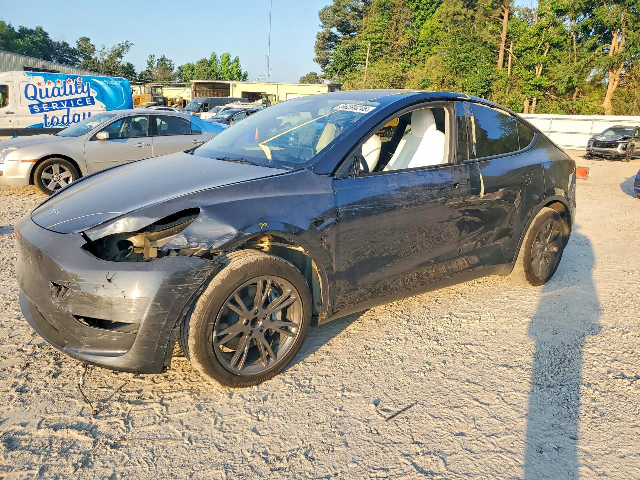 2025 TESLA MODEL Y