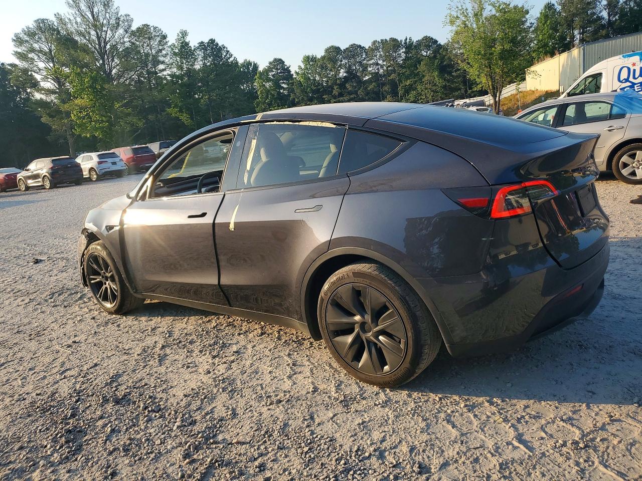 2025 TESLA MODEL Y