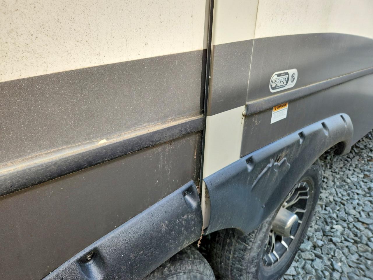 2015 MONTANA TRVL TRL