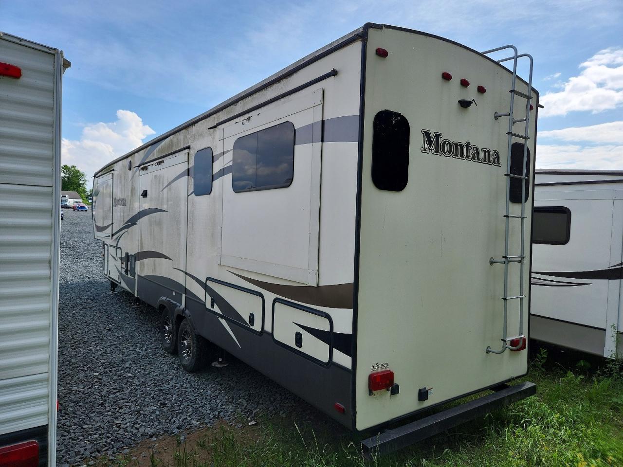 2015 MONTANA TRVL TRL