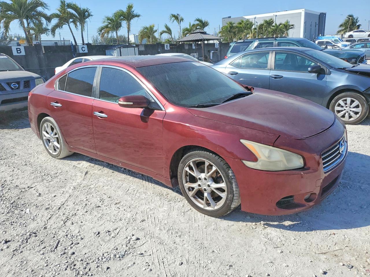 2010 NISSAN MAXIMA