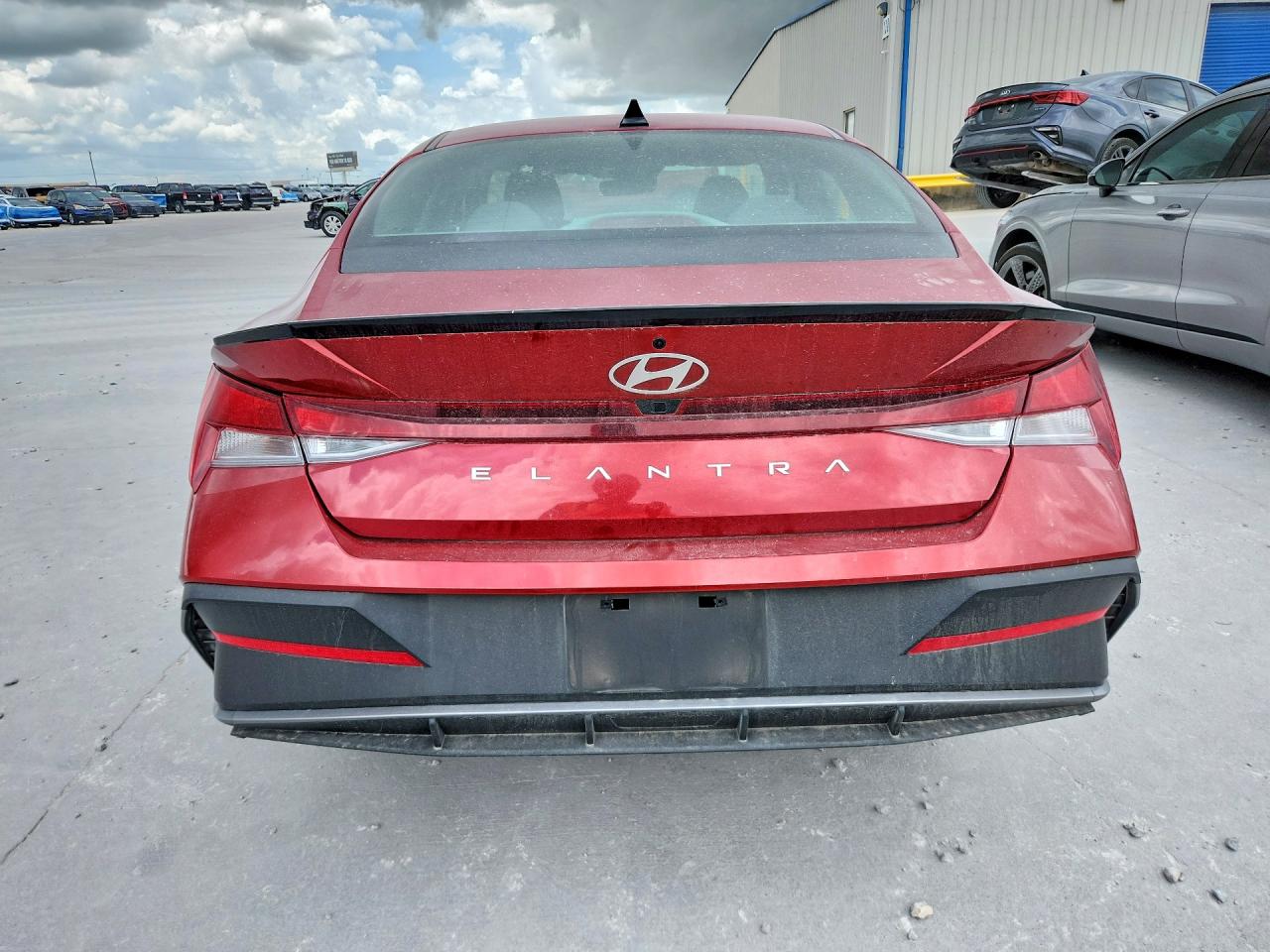 2025 HYUNDAI ELANTRA