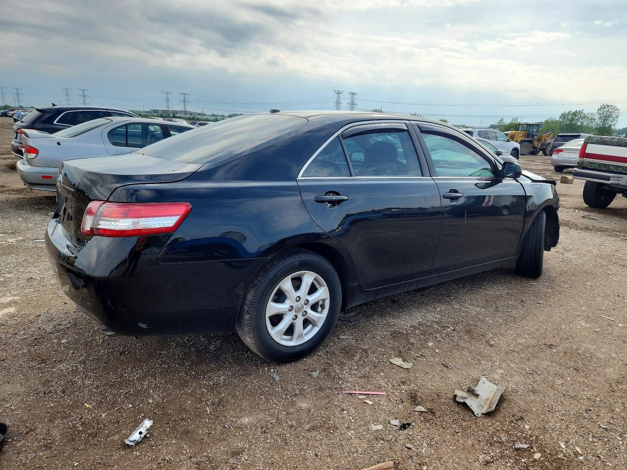 2011 TOYOTA CAMRY