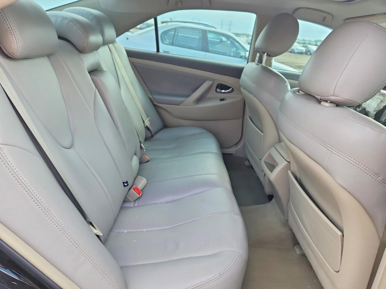 2011 TOYOTA CAMRY