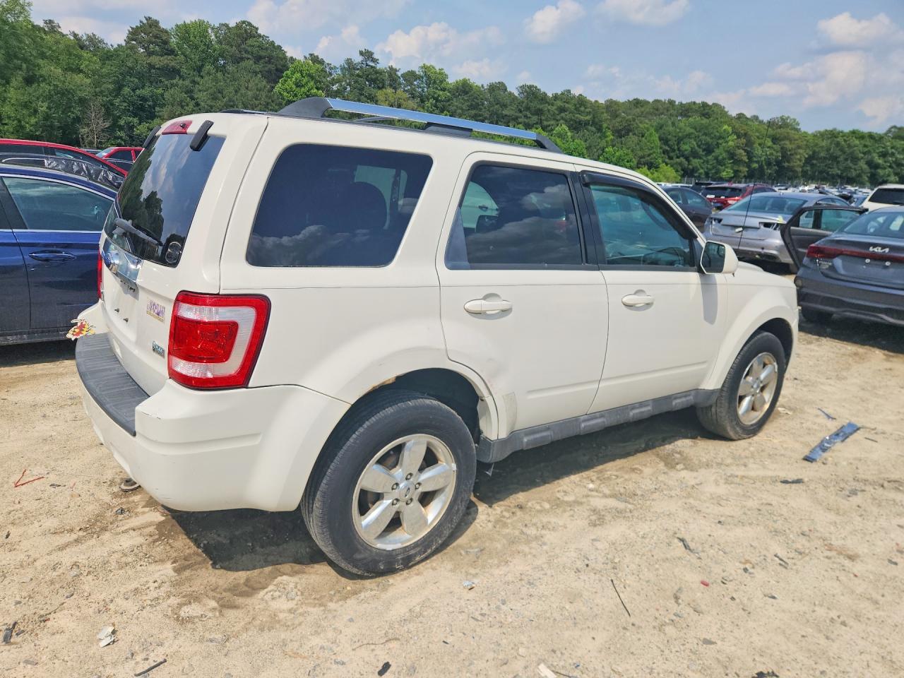 2011 FORD ESCAPE