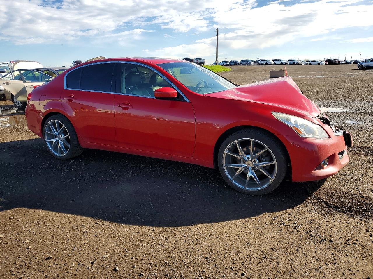 2013 INFINITI G37