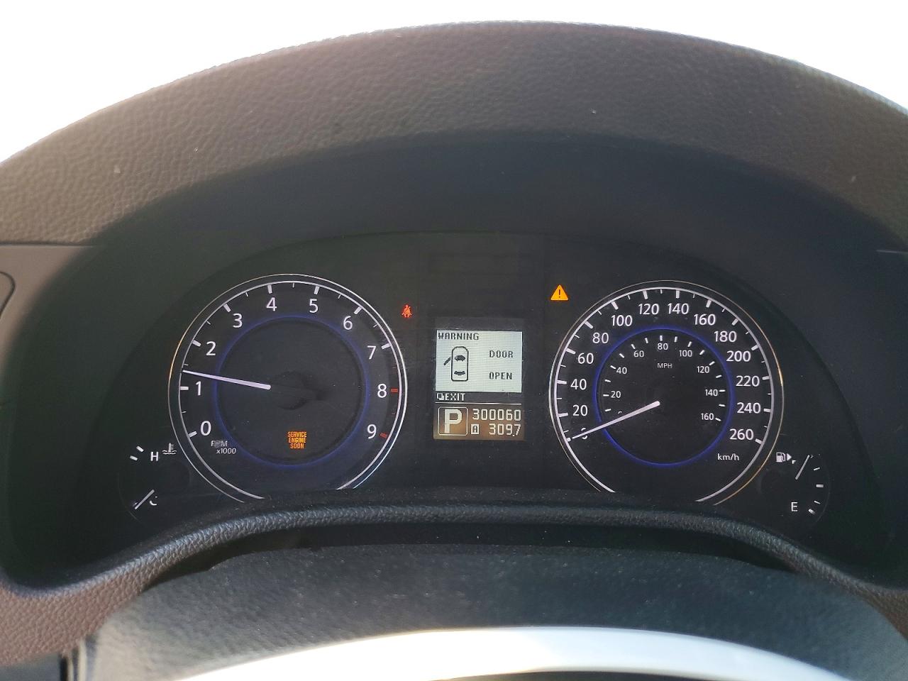 2013 INFINITI G37