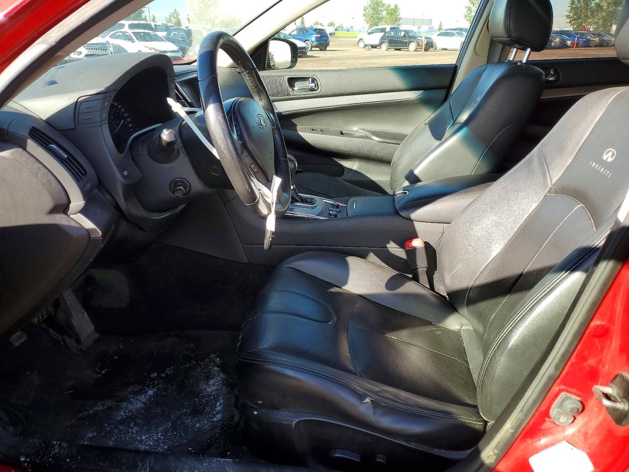 2013 INFINITI G37