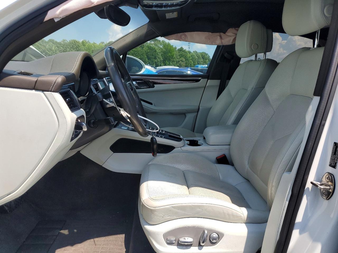 2016 PORSCHE MACAN