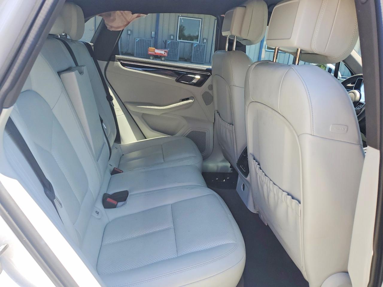 2016 PORSCHE MACAN