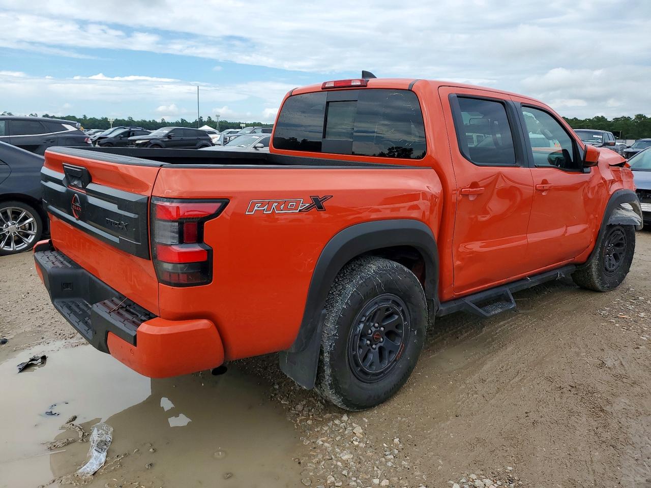 2025 NISSAN FRONTIER