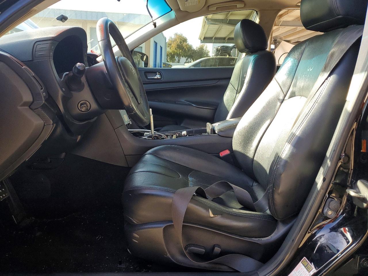 2013 INFINITI G37