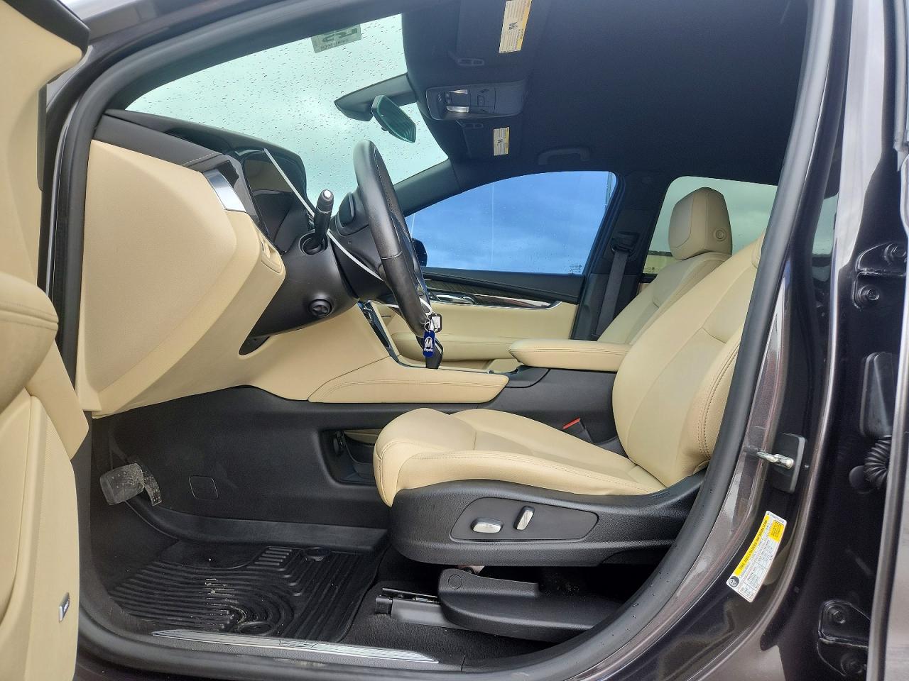 2017 CADILLAC XT5