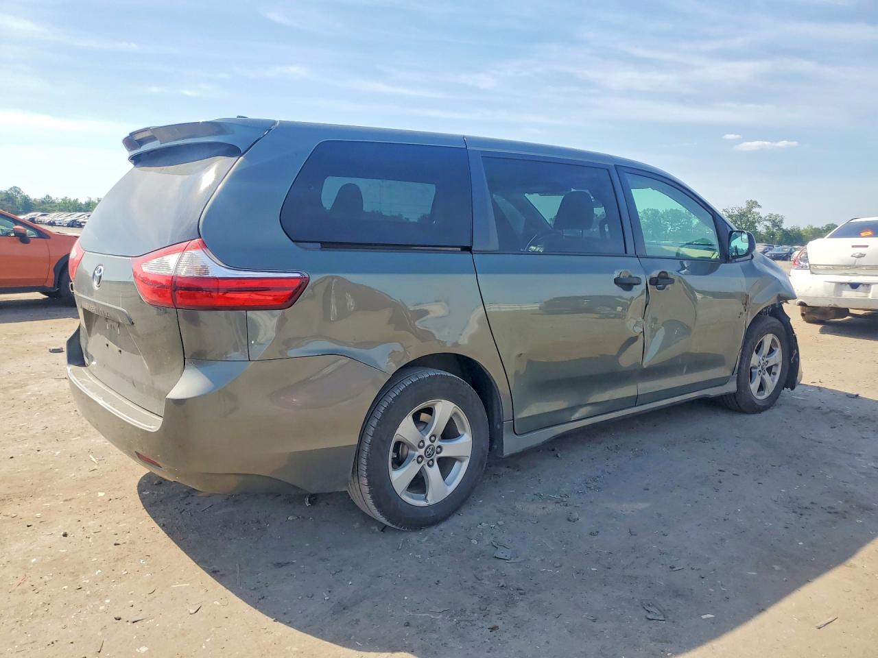 2019 TOYOTA SIENNA