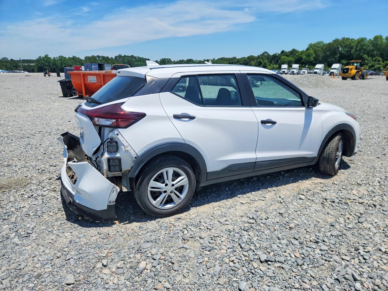 2023 NISSAN KICKS