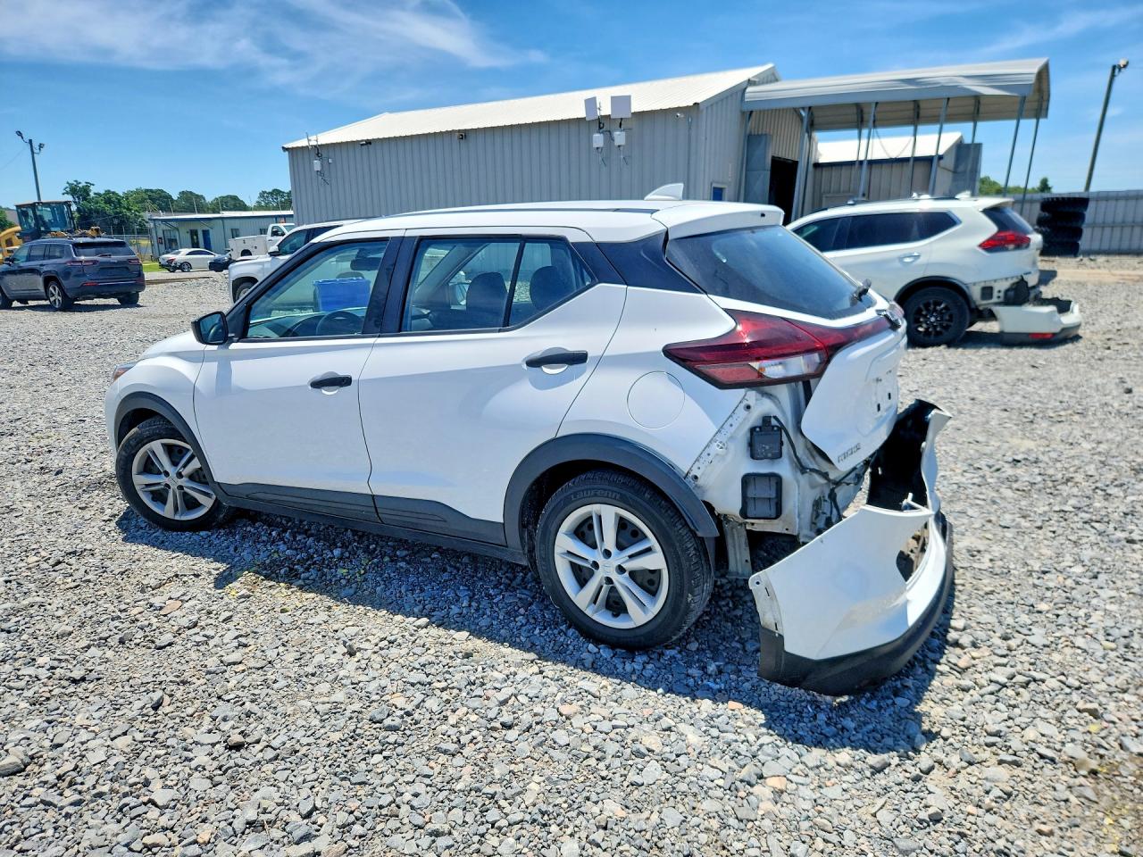 2023 NISSAN KICKS