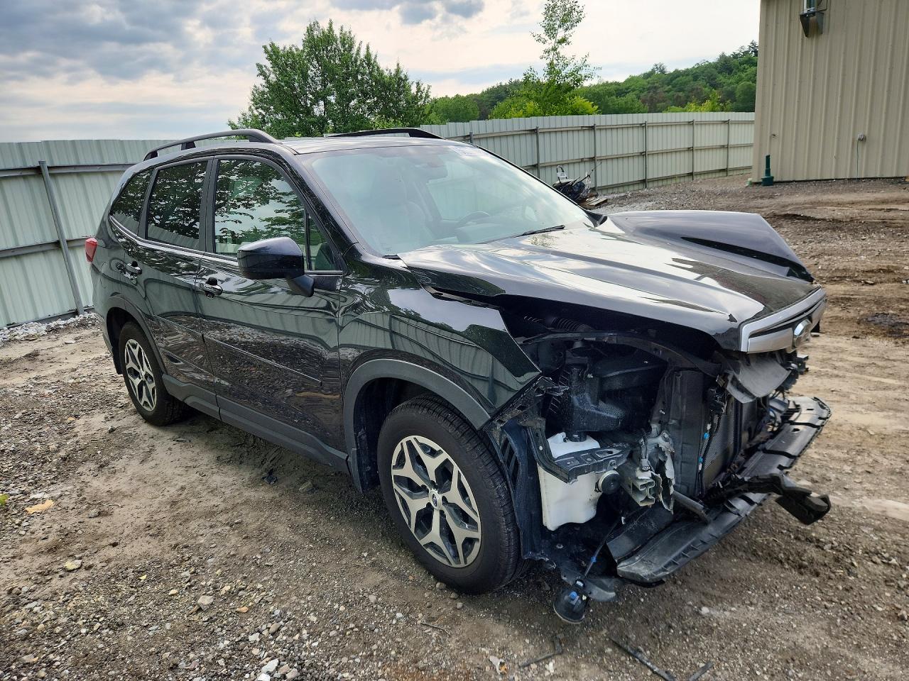 2021 SUBARU FORESTER