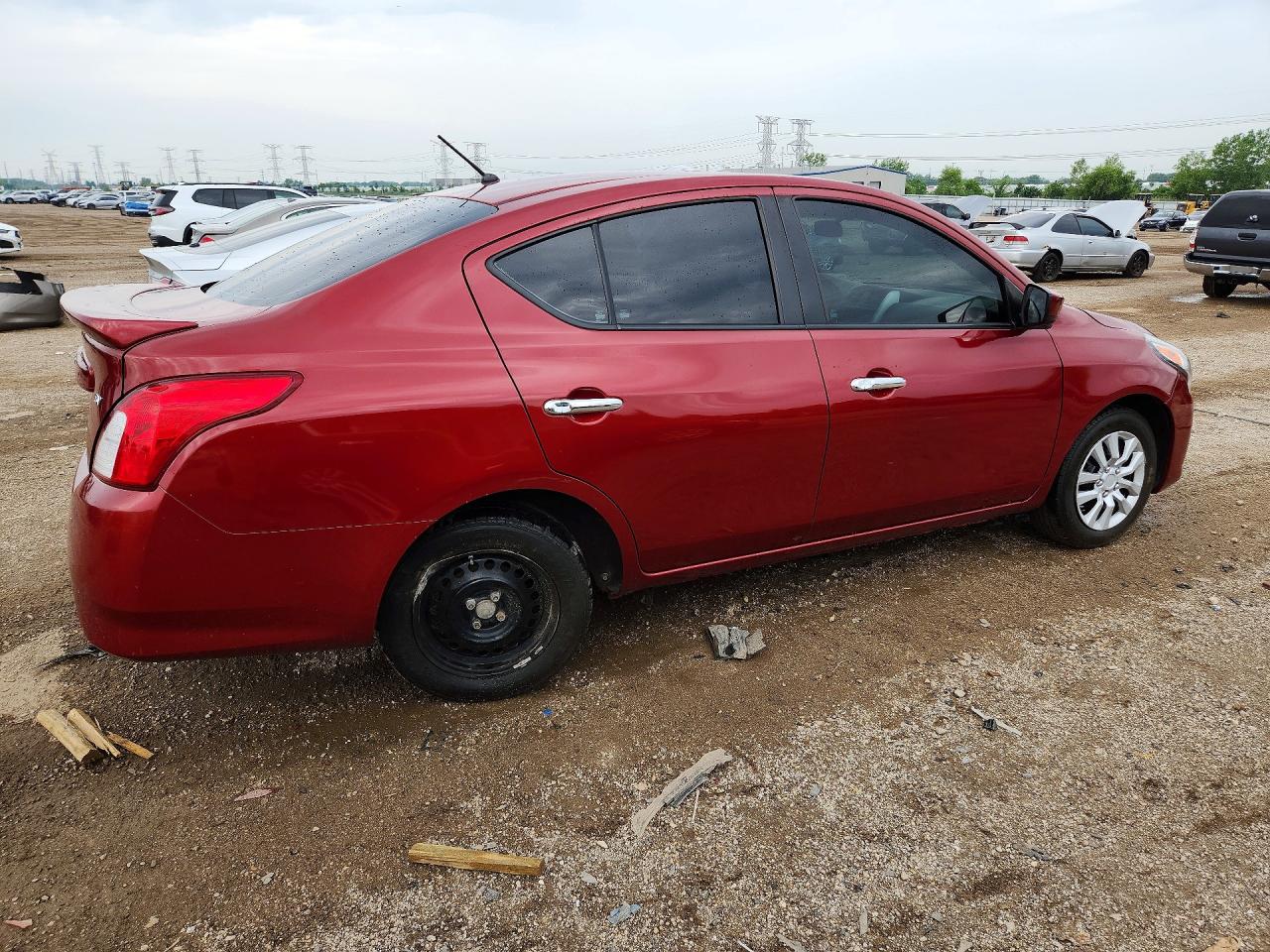 2017 NISSAN VERSA