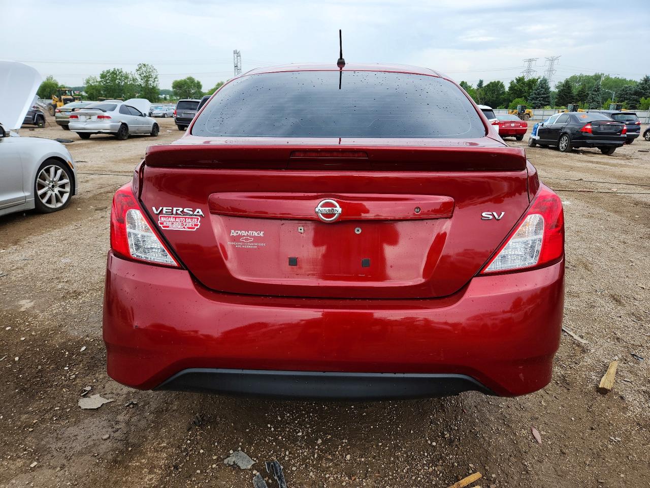 2017 NISSAN VERSA