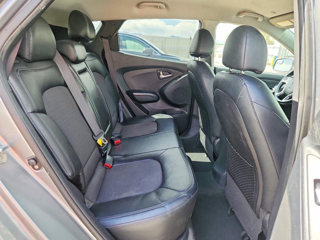 2011 HYUNDAI TUCSON