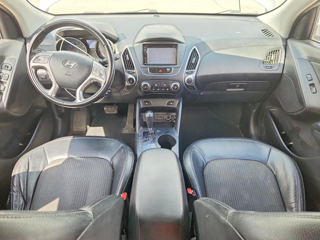 2011 HYUNDAI TUCSON