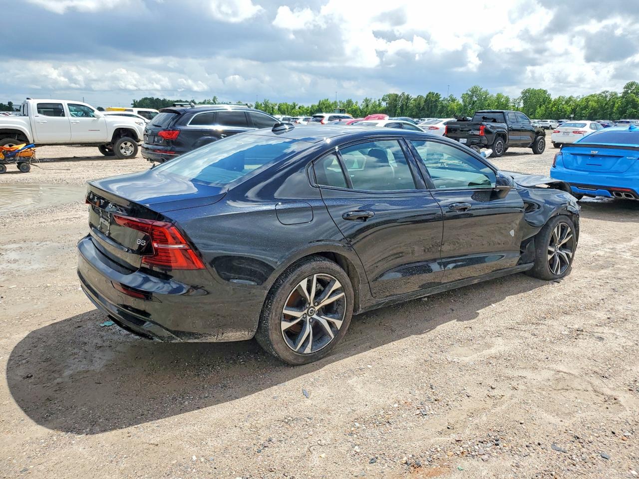 2024 VOLVO S60