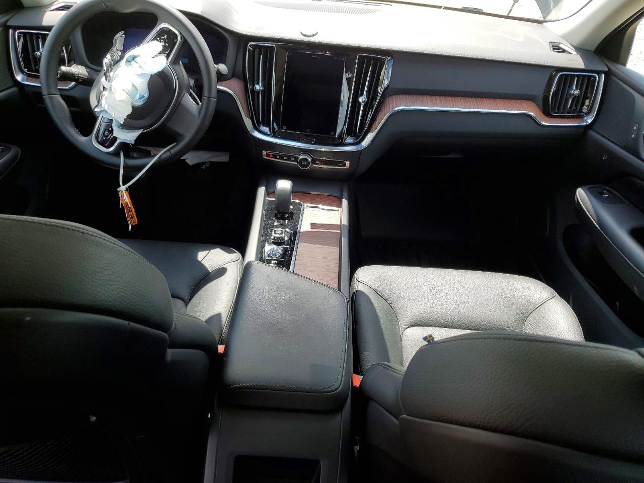 2024 VOLVO S60