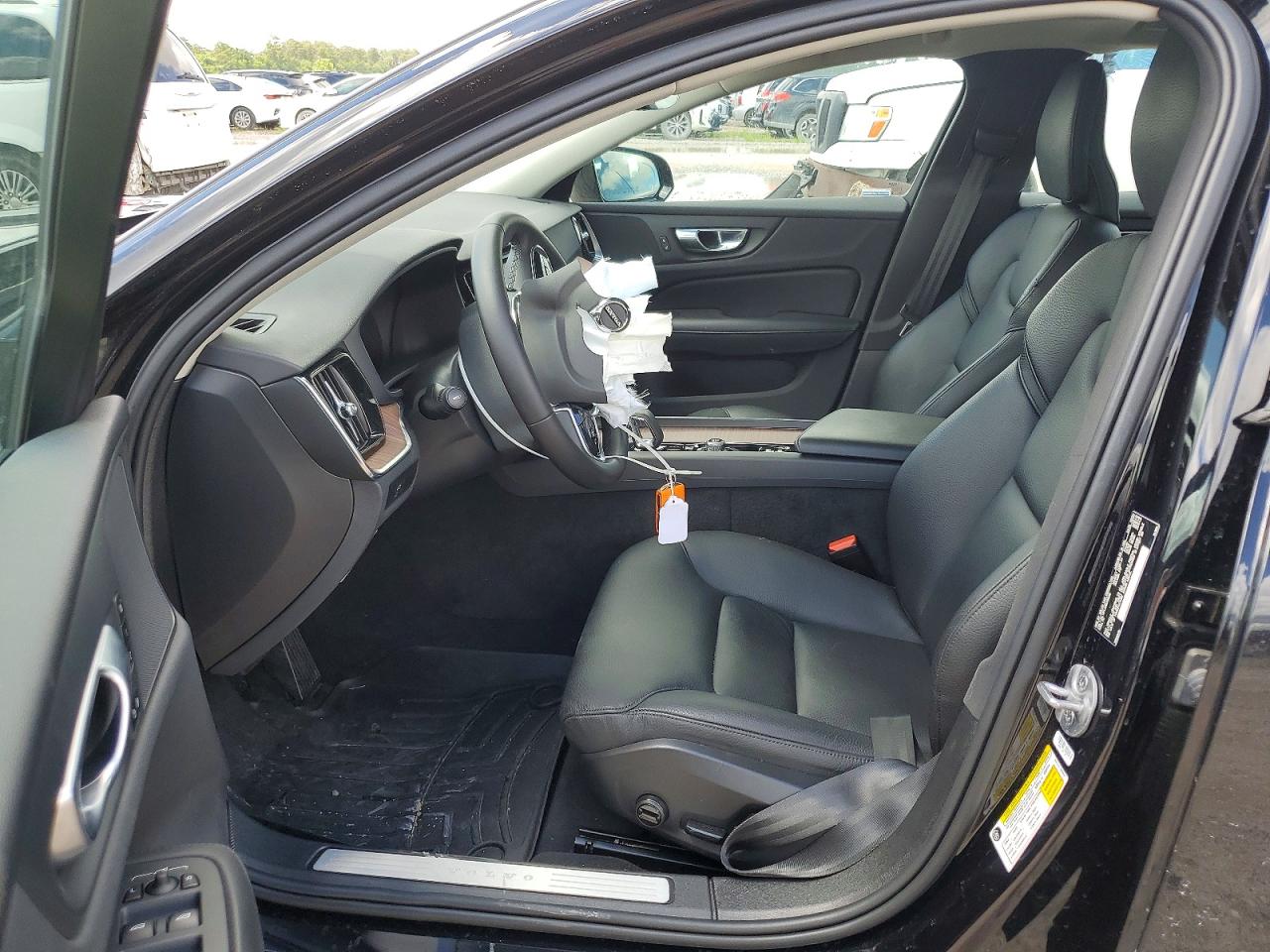 2024 VOLVO S60