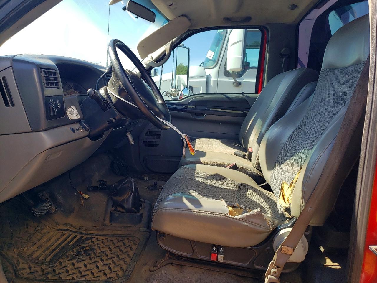 2005 FORD F650