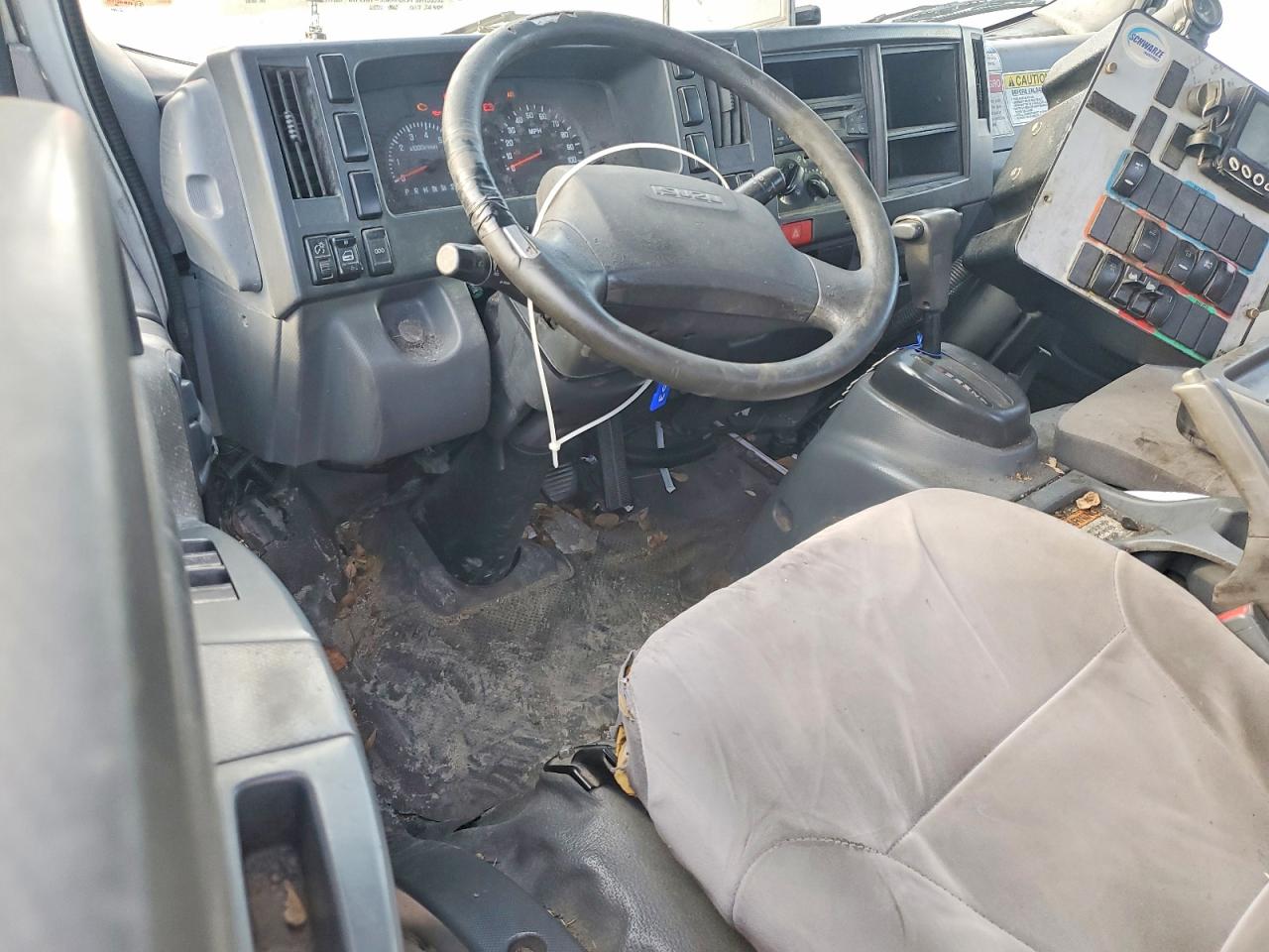 2017 ISUZU NPR