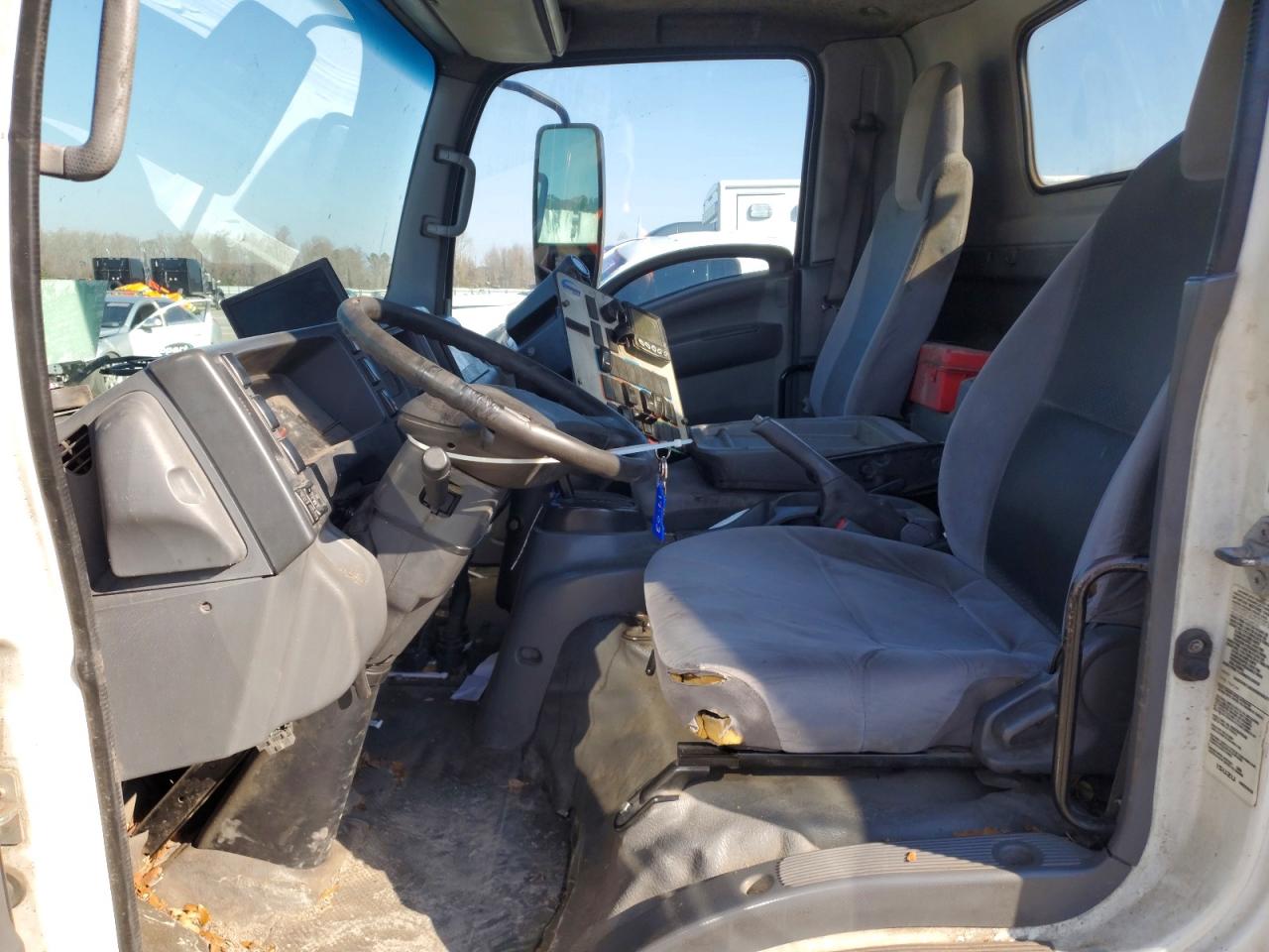 2017 ISUZU NPR