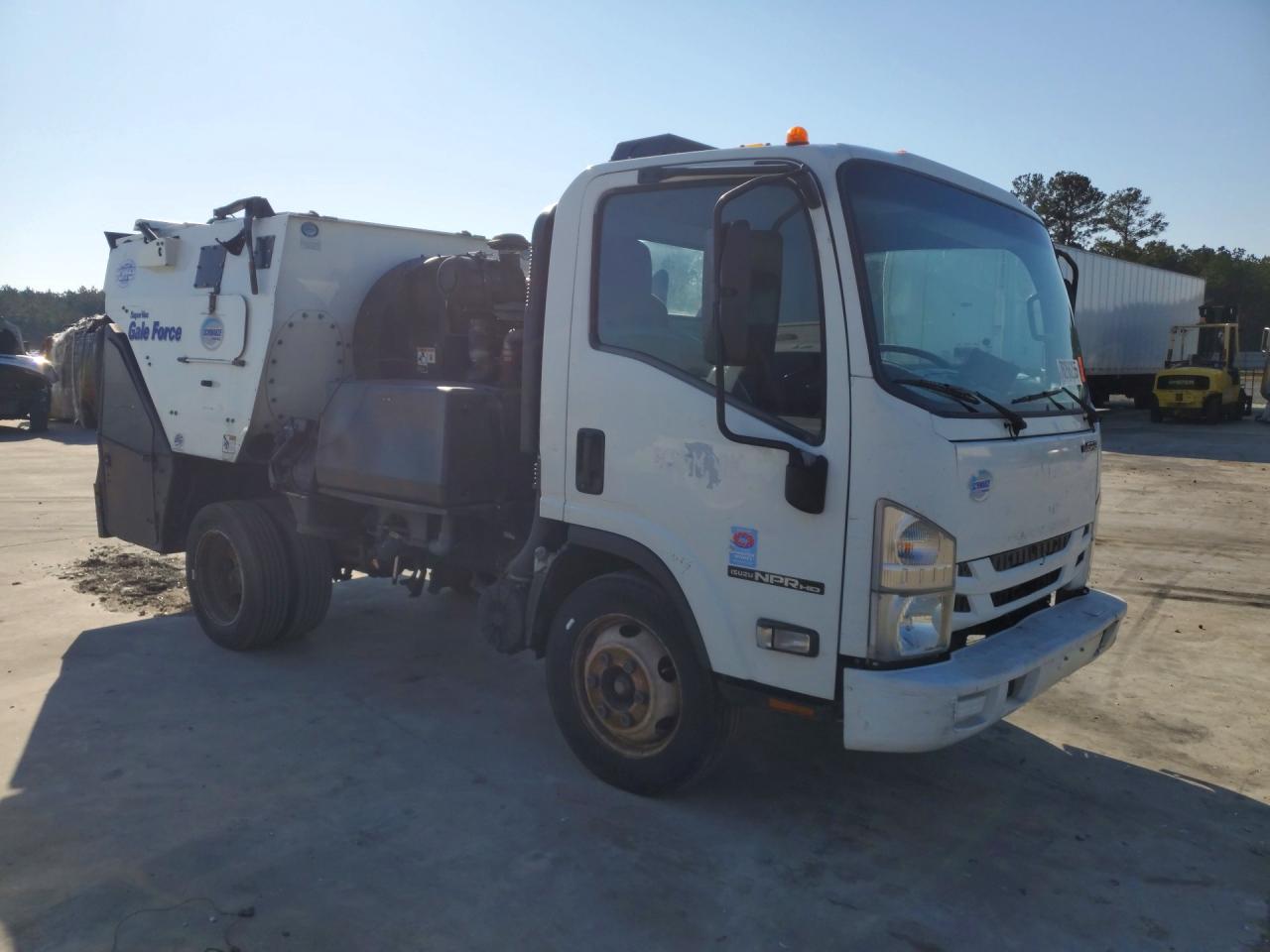 2017 ISUZU NPR