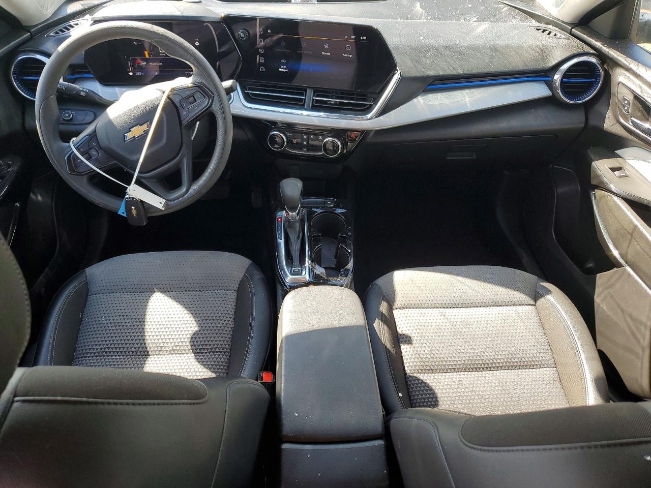2025 CHEVROLET TRAX