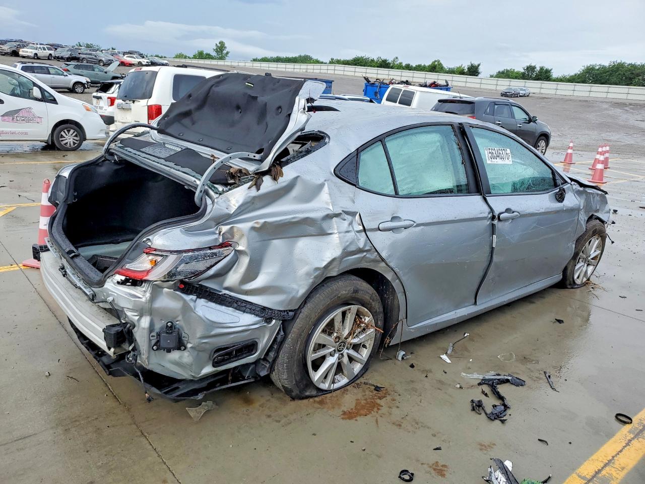 2025 TOYOTA CAMRY