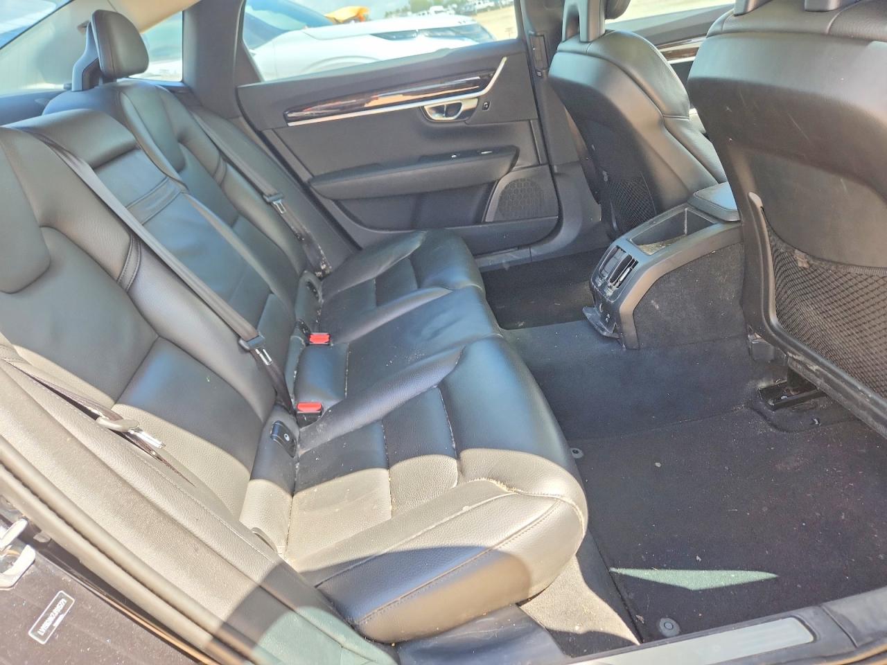 2018 VOLVO S90