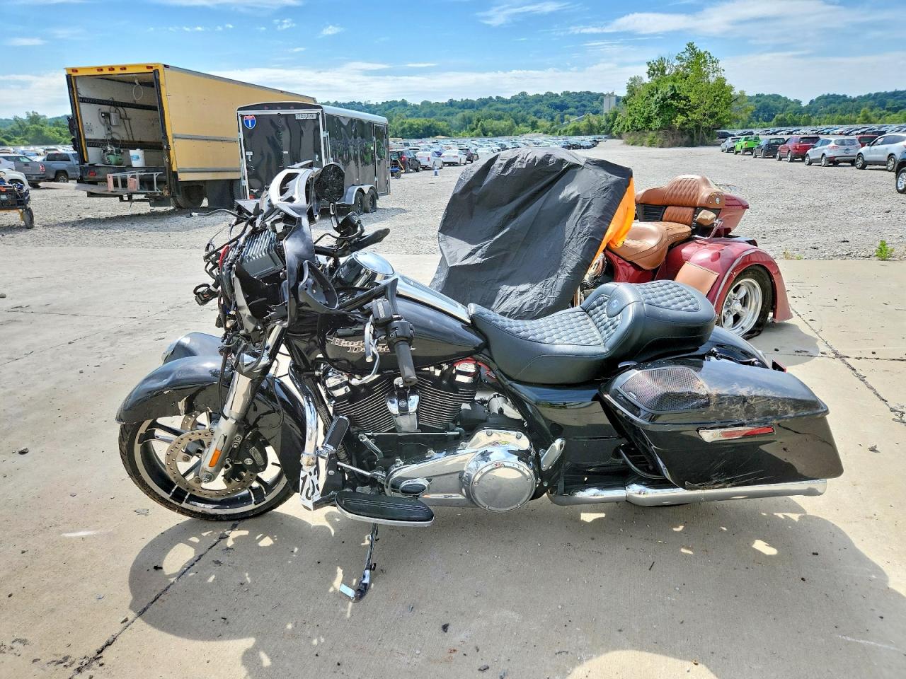 2017 HARLEY-DAVIDSON FL