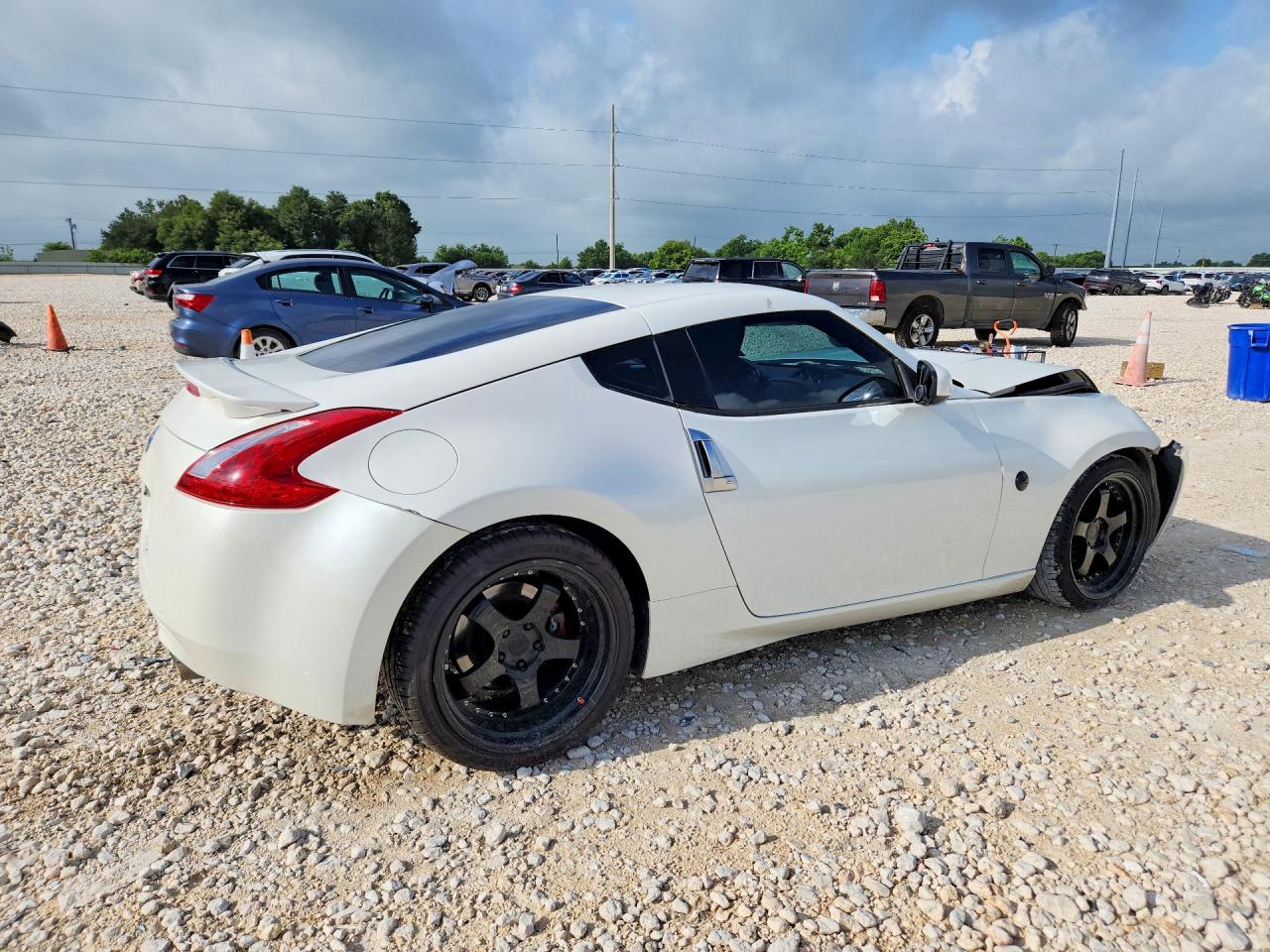 2011 NISSAN 370Z