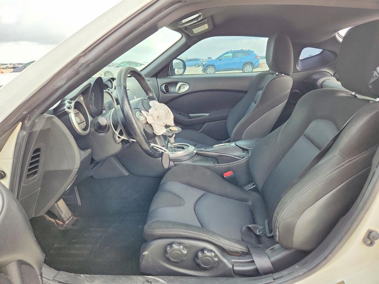2011 NISSAN 370Z