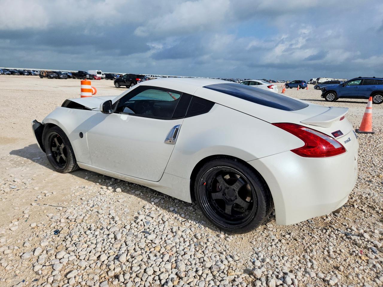 2011 NISSAN 370Z