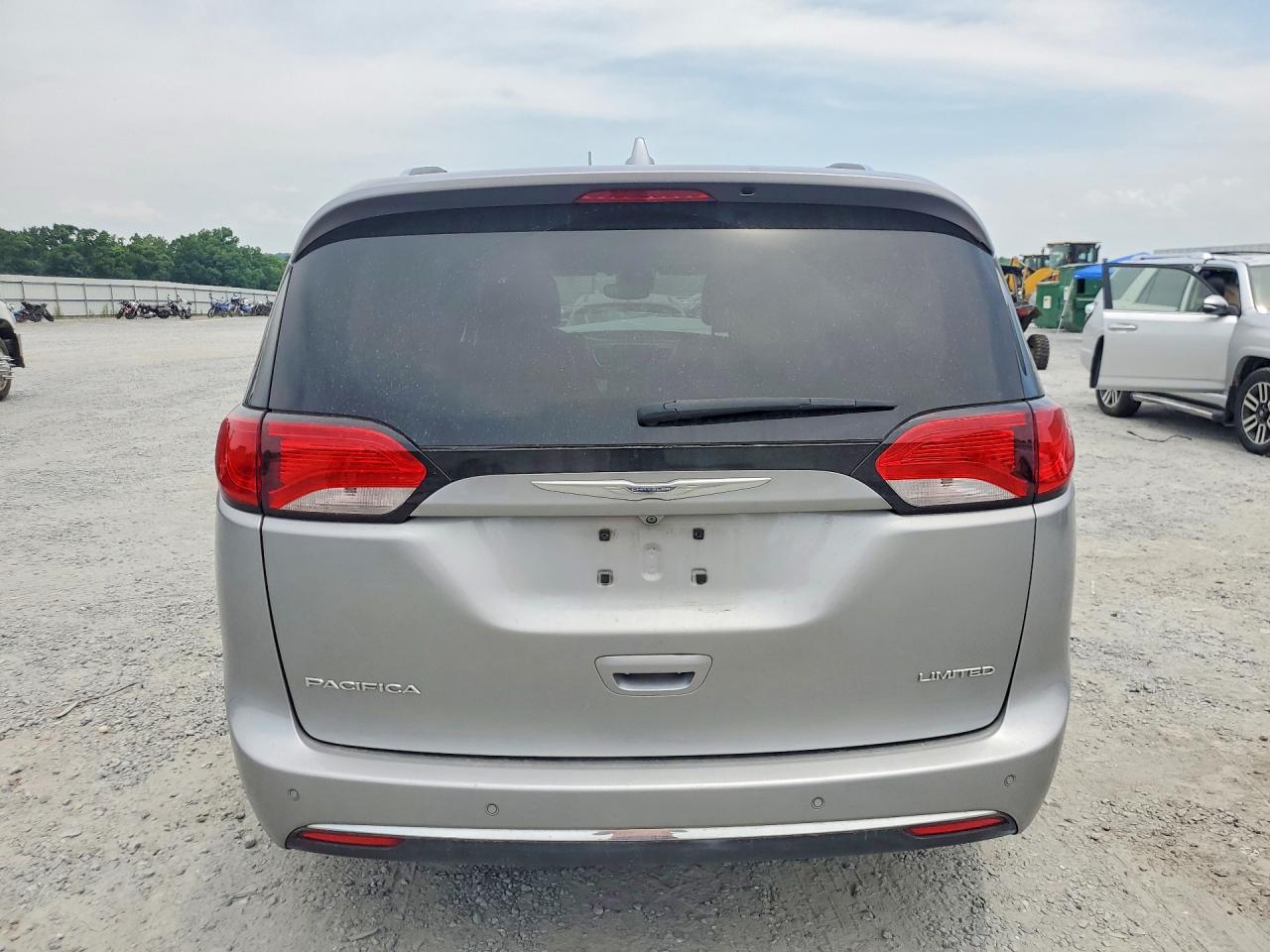 2017 CHRYSLER PACIFICA