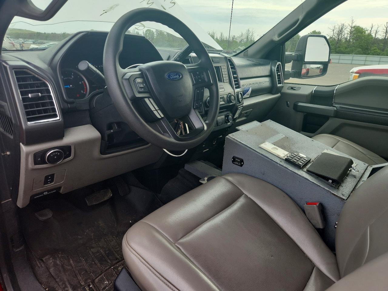 2017 FORD F550