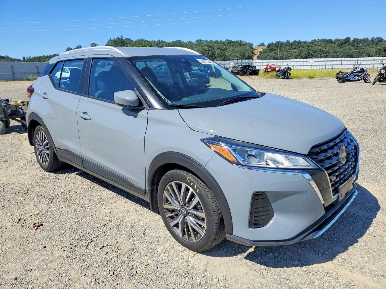 2022 NISSAN KICKS