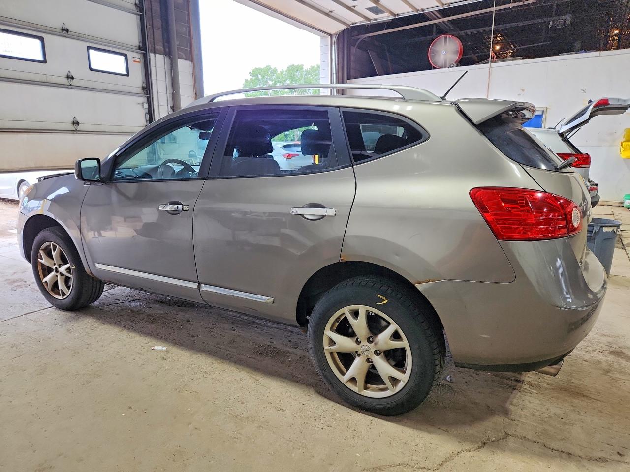 2011 NISSAN ROGUE